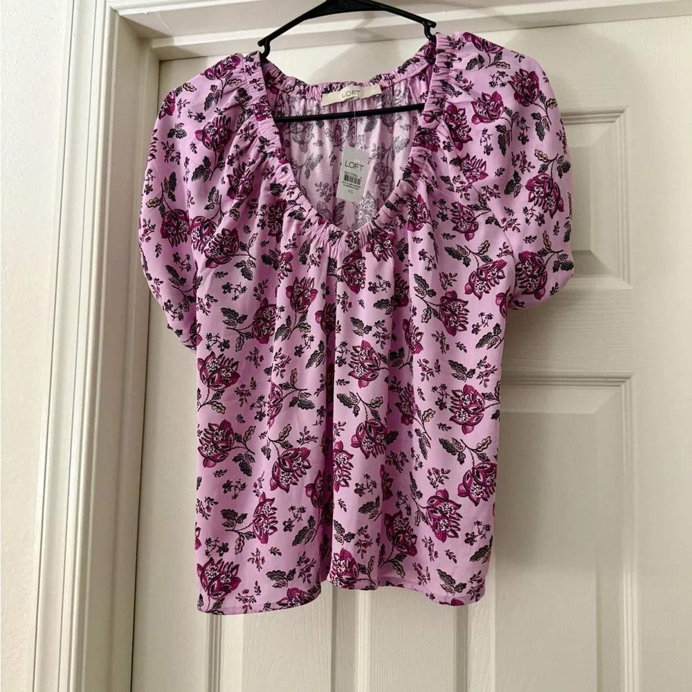 NWT  LOFT  Pink & Purple Floral Mixed Media V-Neck Top - XS - Picture 5 of 7